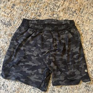 lululemon athletica Men's Black Camo Shorts